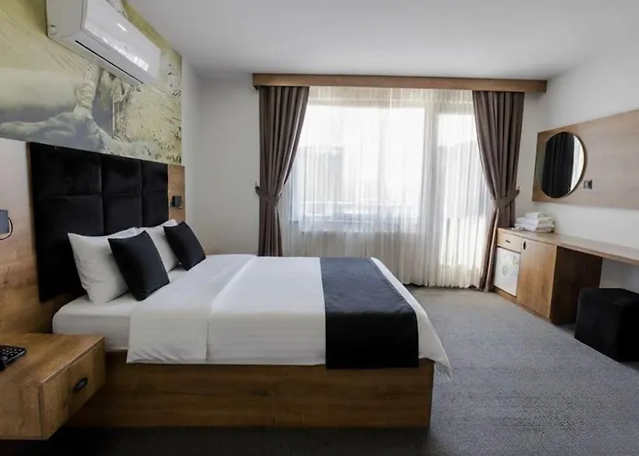 Acar Airport Hotel 4*